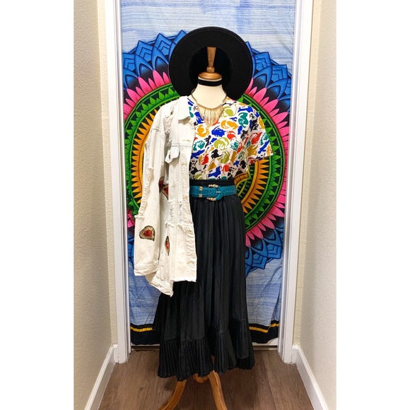 🌈 Stylish Vintage pop art top - Picture 10 of 12